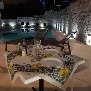 Marty Luxury 2* Calatabiano